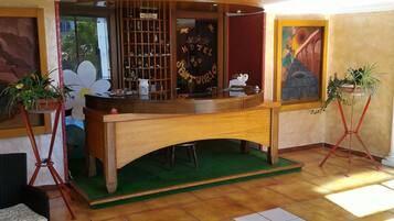Mostrador para check-in y check-out