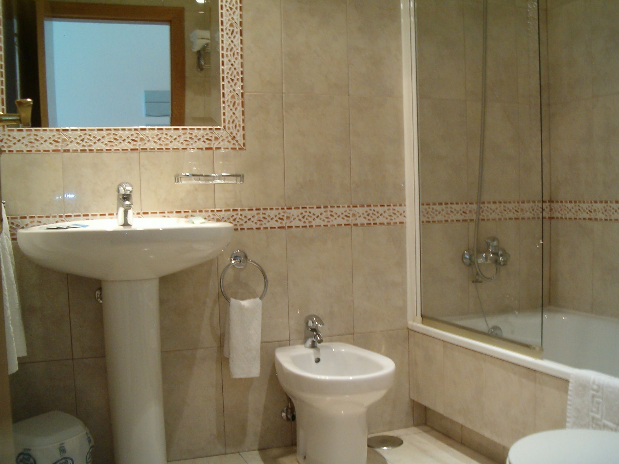 double or twin room | bathroom | free toiletries, hair dryer, bidet