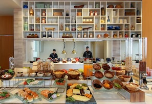 Daily buffet breakfast for a fee
