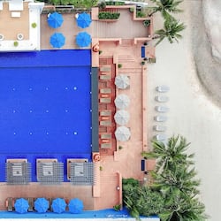 3 piscinas al aire libre, sillones reclinables de piscina