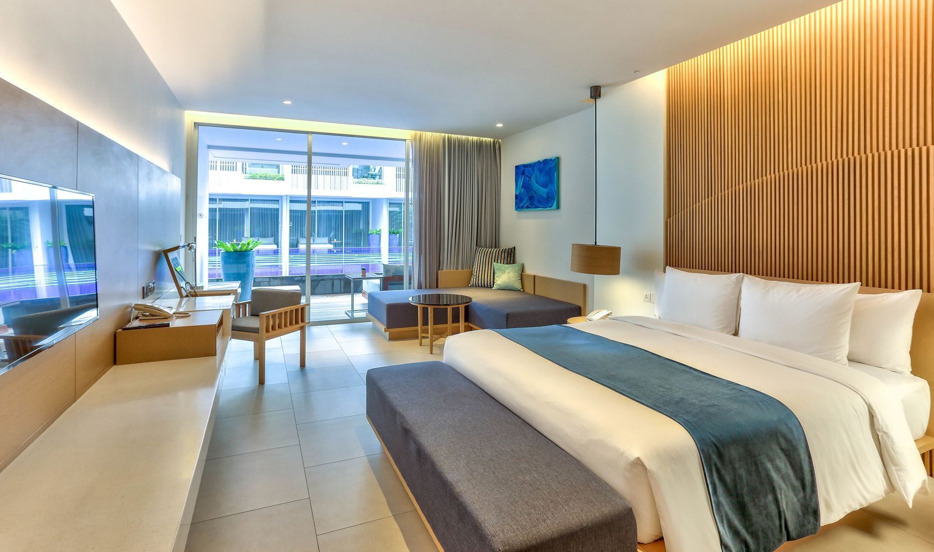 Minibar, in-room safe, desk, iron/ironing board