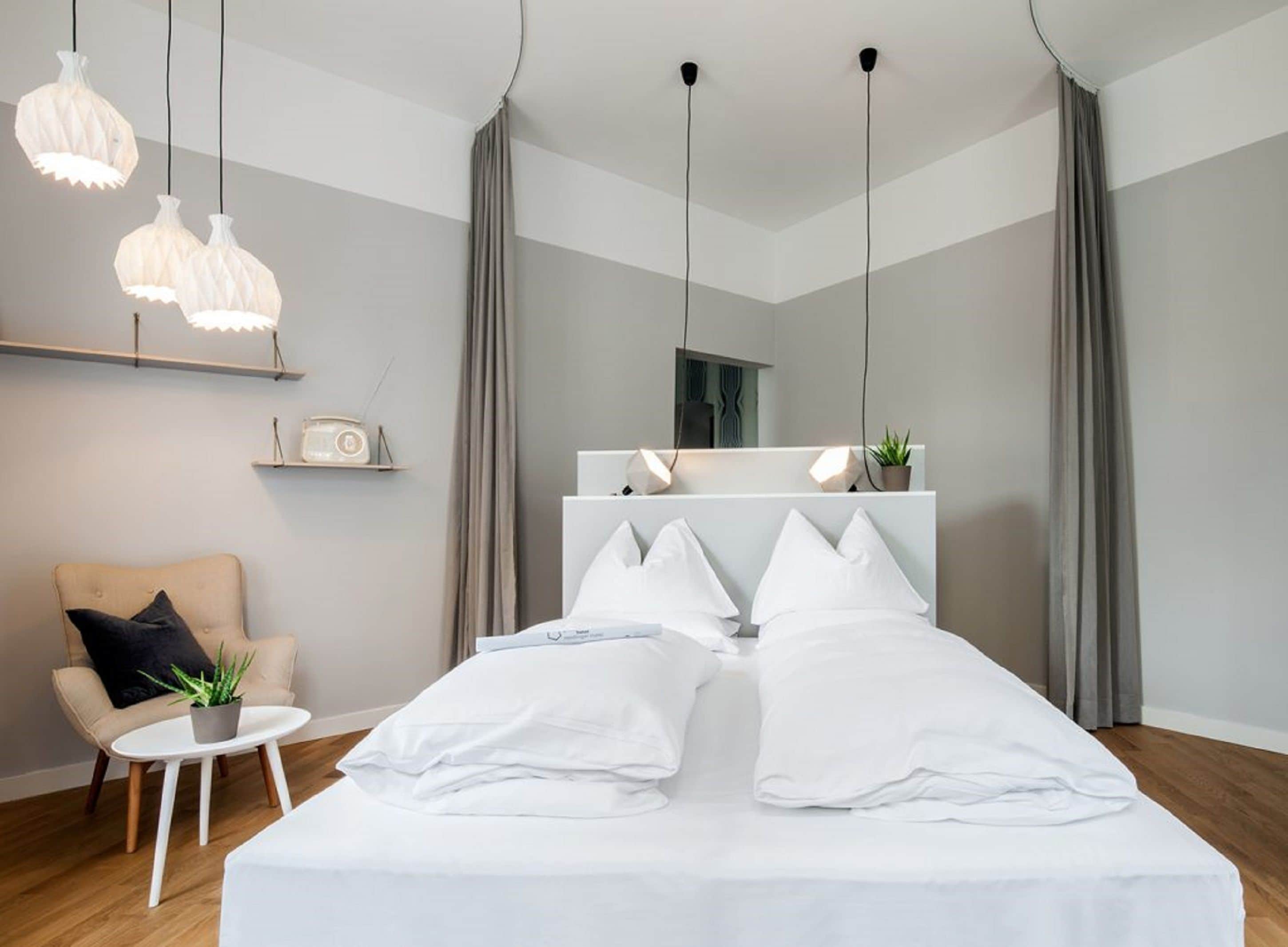 street suite - Reschgasse 4 | Premium bedding, down duvets, minibar, in-room safe