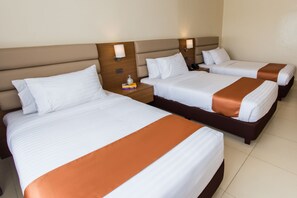 Deluxe Triple Room - Deluxe Tower | Premium bedding, minibar, in-room safe, desk