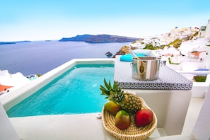 Superior-suite - 1 kingsize-seng - boblebad - havudsigt (Blue Sky) | Udsigt fra balkon