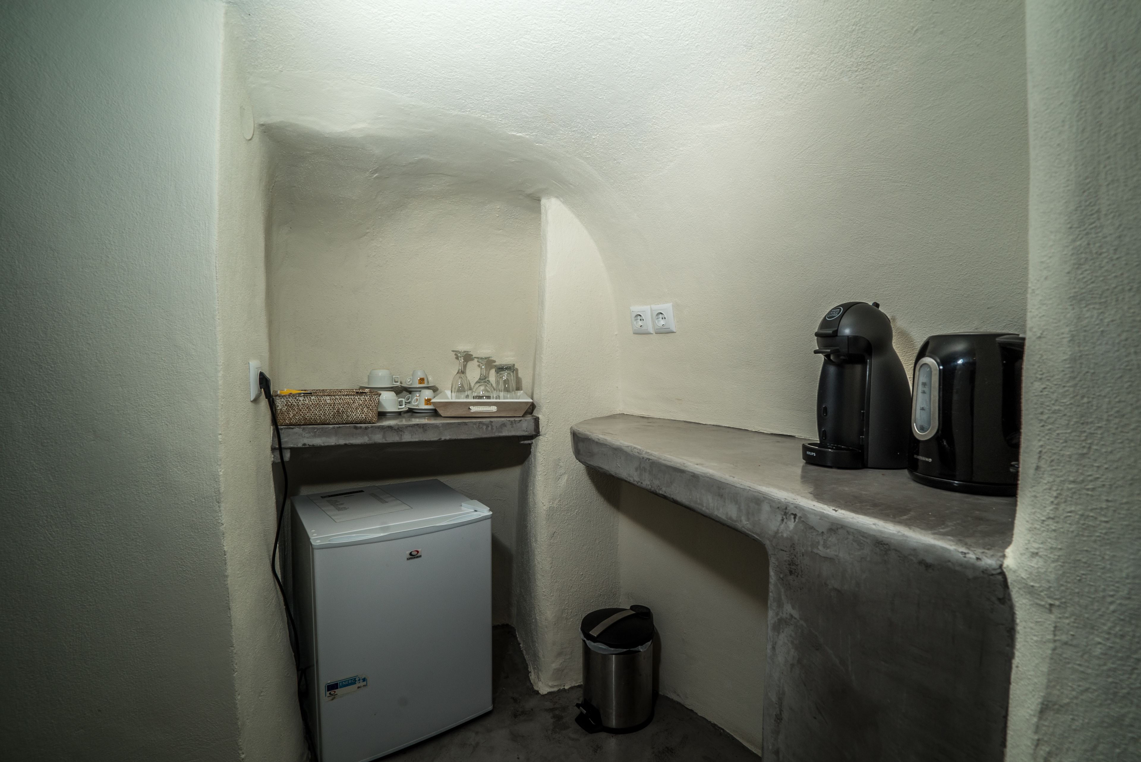 house, 1 bedroom, jetted tub (cave) | private kitchen | espresso maker, coffee/tea maker