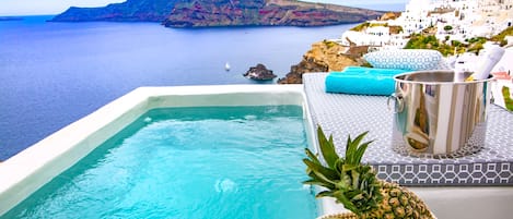 Superior Suite, 1 King Bed, Jetted Tub, Sea View (Blue Sky) | Balcony view