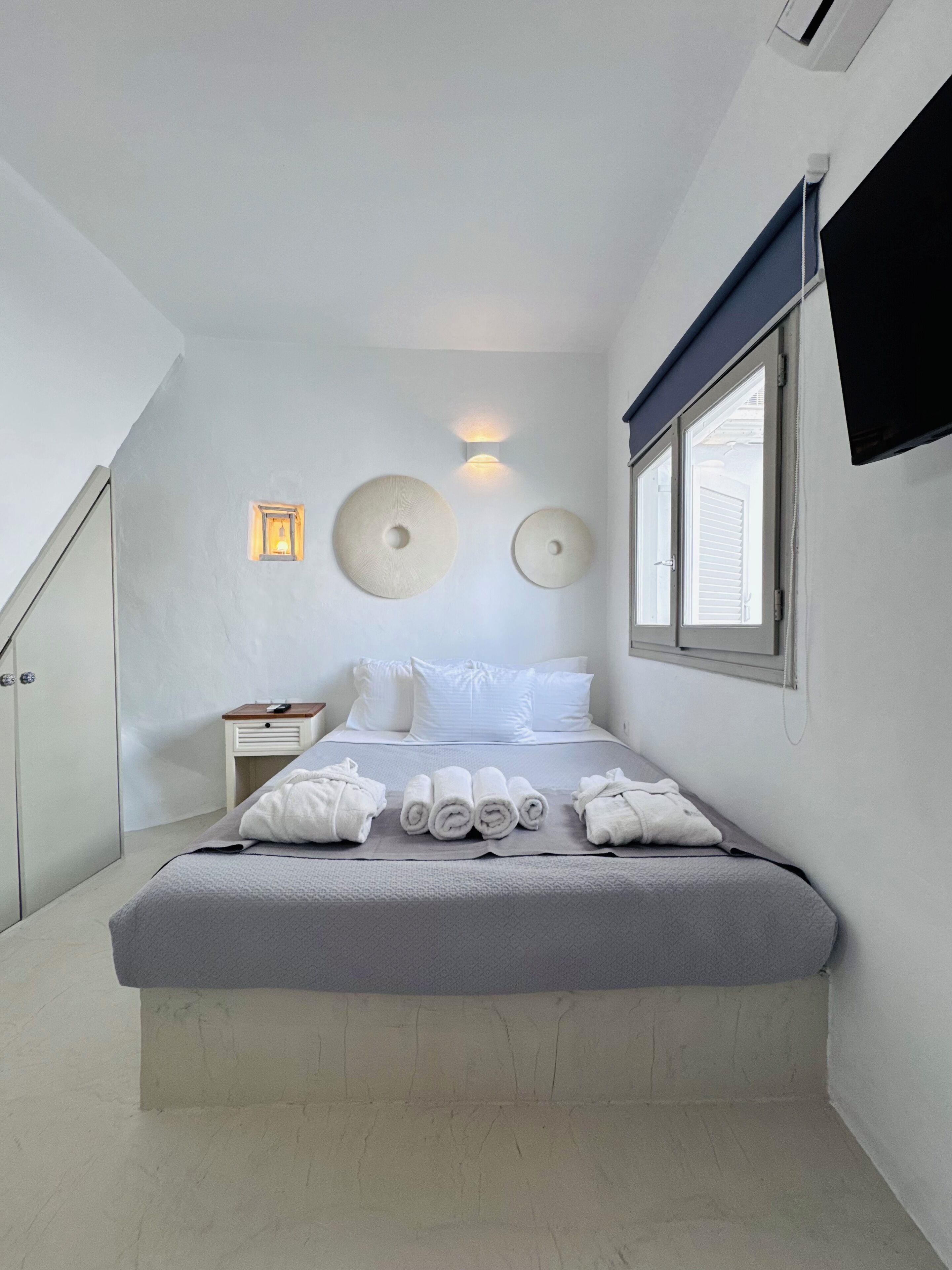 Estúdio superior, banheira de hidromassagem | Cofres nos quartos, quartos à prova de som