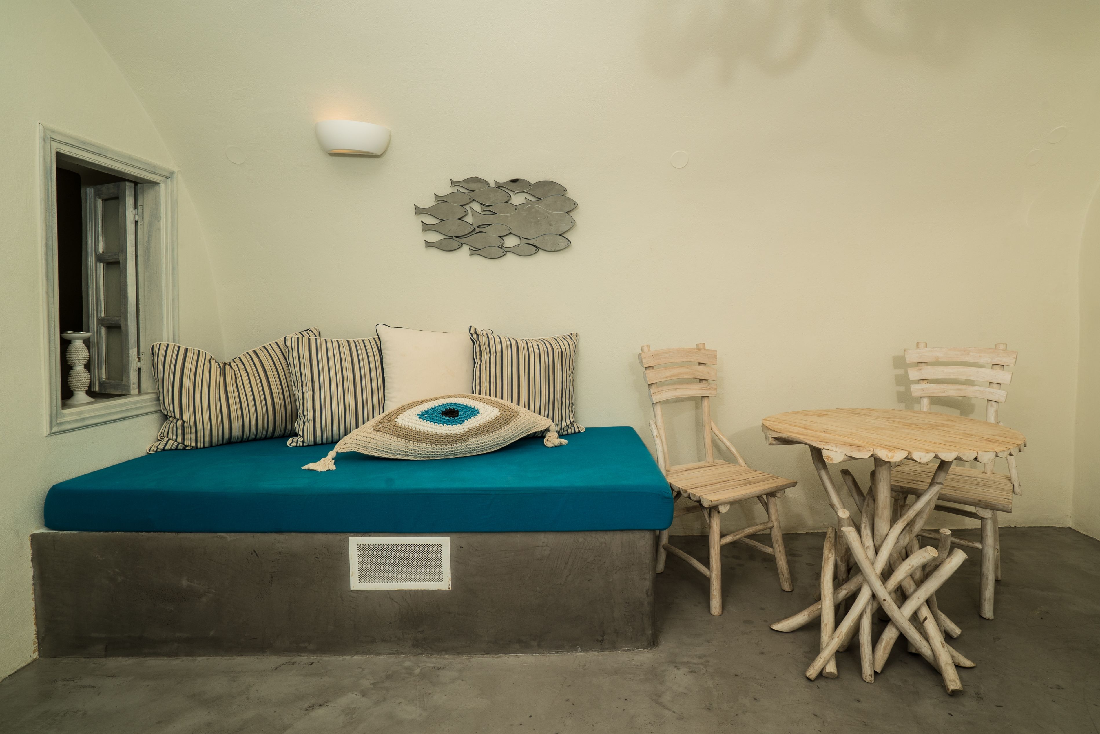 house, 2 bedrooms, jetted tub (cave) | living room | 32-inch flat-screen tv with satellite channels, tv