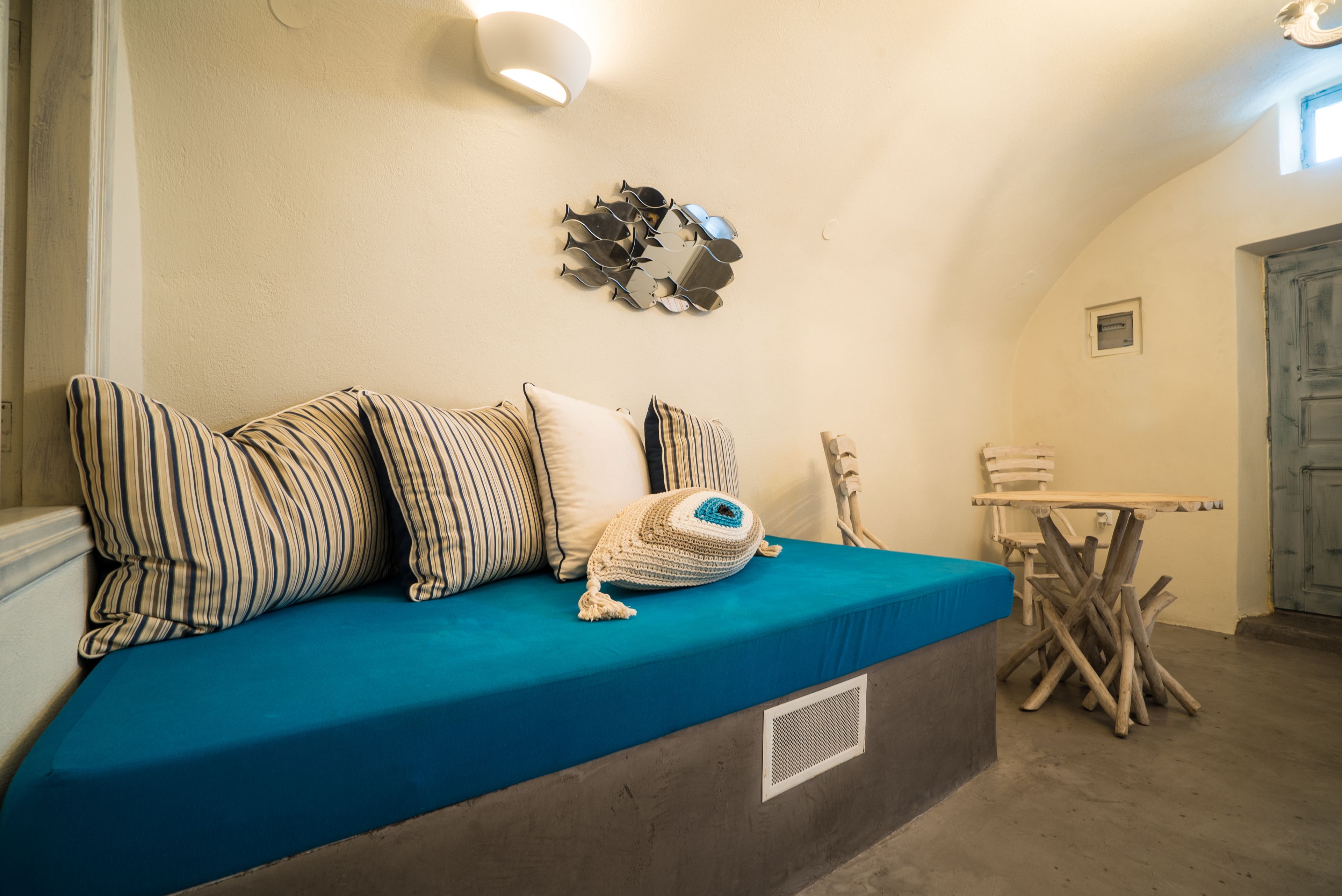 house, 2 bedrooms, jetted tub (cave) | living room | 32-inch flat-screen tv with satellite channels, tv