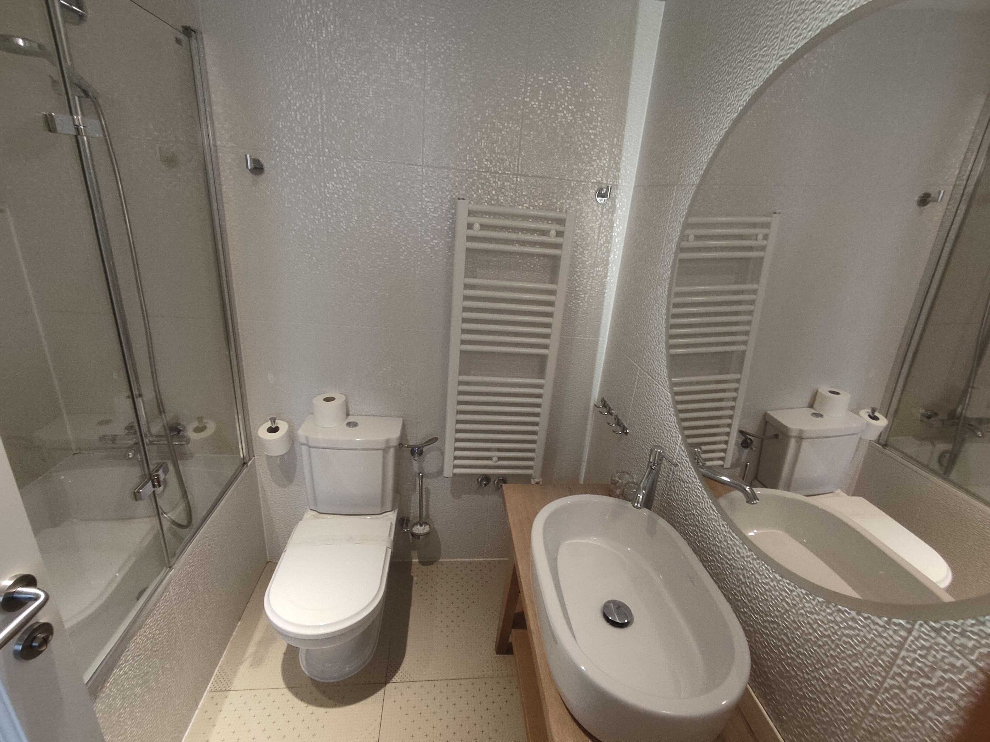 standard double or twin room | bathroom | free toiletries, hair dryer, bathrobes, slippers