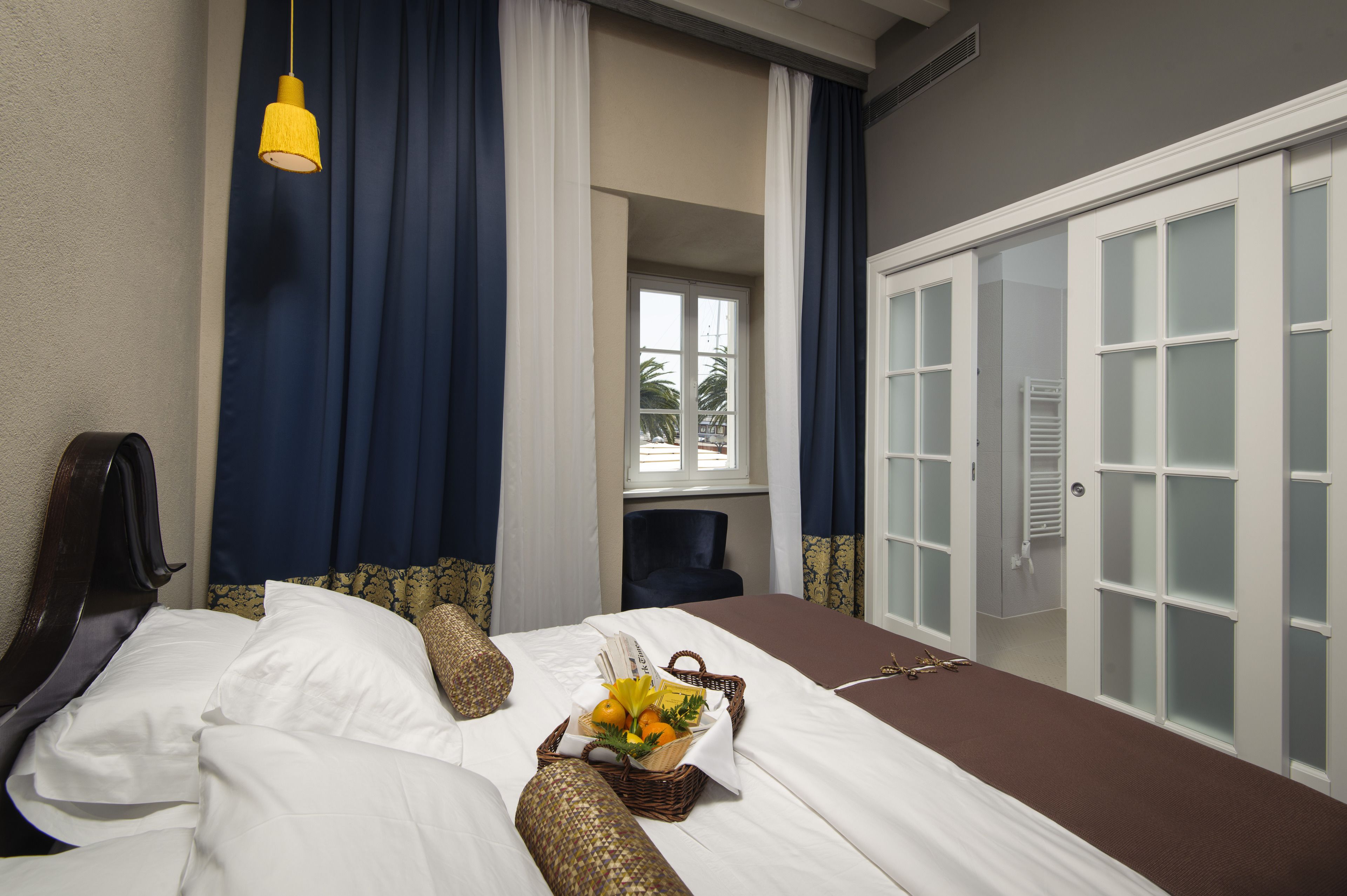 junior suite, sea view | premium bedding, minibar, in-room safe, desk