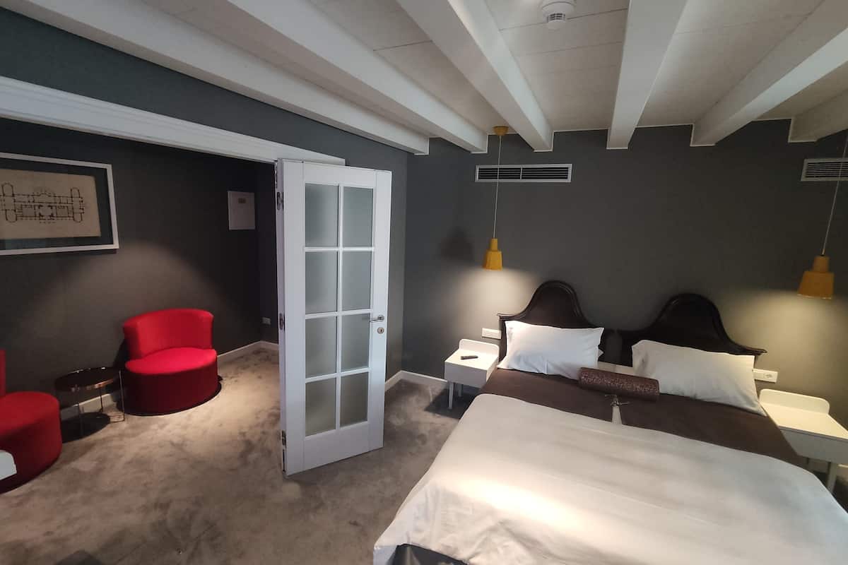 superior double or twin room | premium bedding, minibar, in-room safe, desk