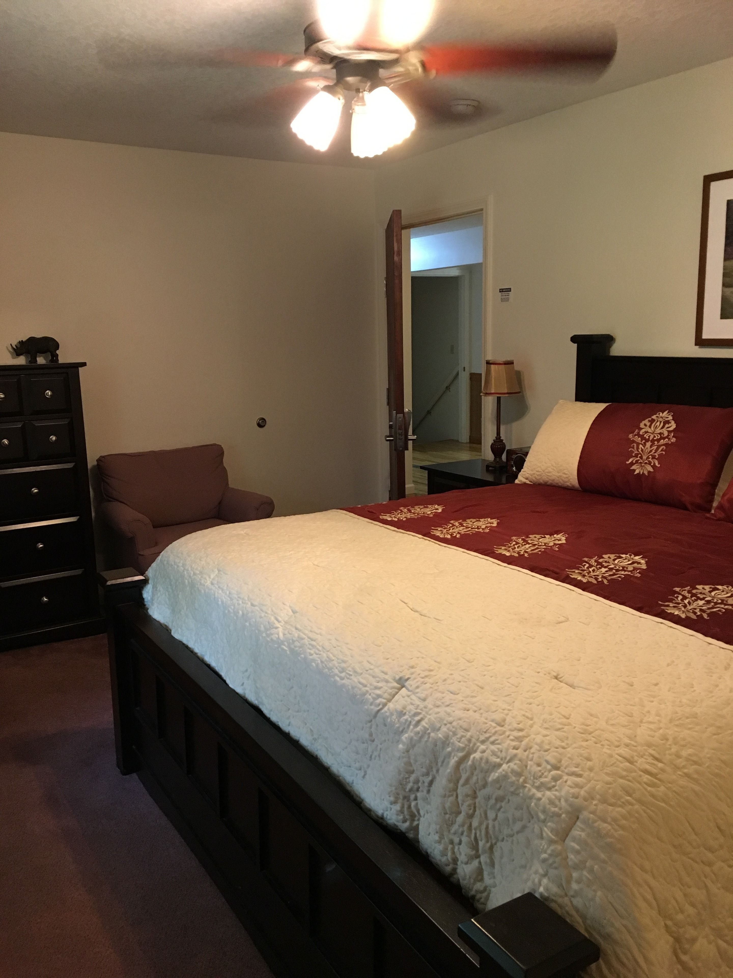 classic room, 1 king bed | iron/ironing board, free wifi, bed sheets