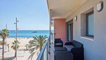Standard Apartment, 2 Bedrooms, Balcony, Sea View (Plaça pati de cela nº1) | Terrace/patio