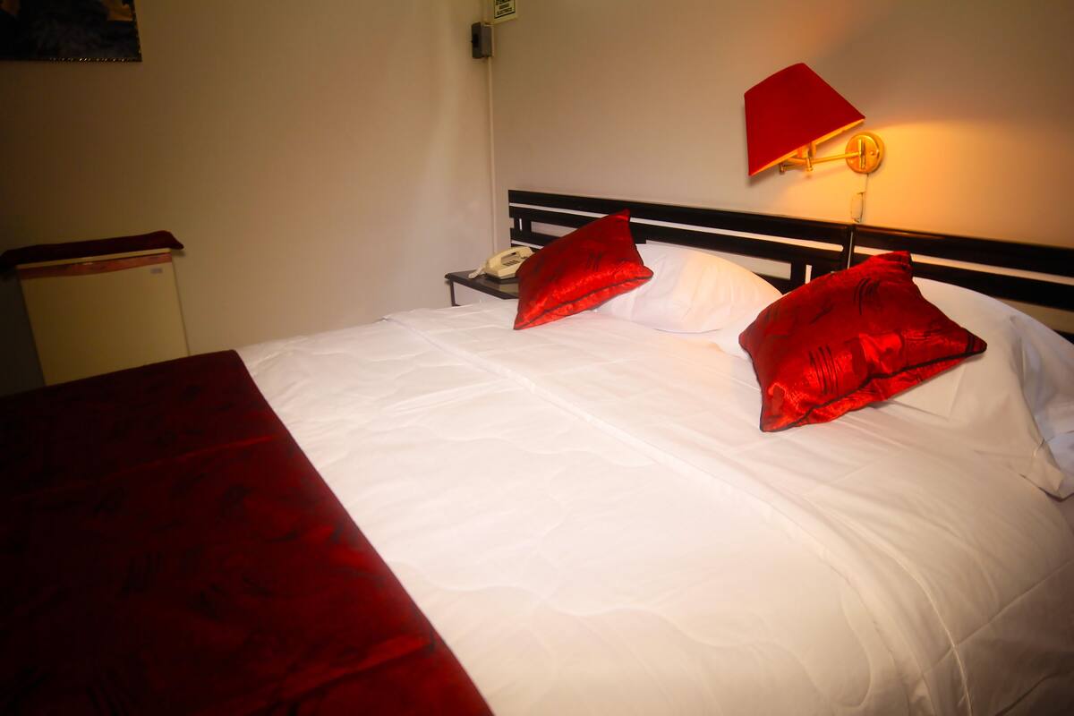 Minibar, in-room safe, desk, iron/ironing board