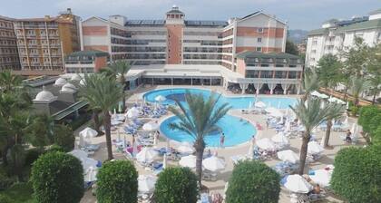 Insula Resort & Spa