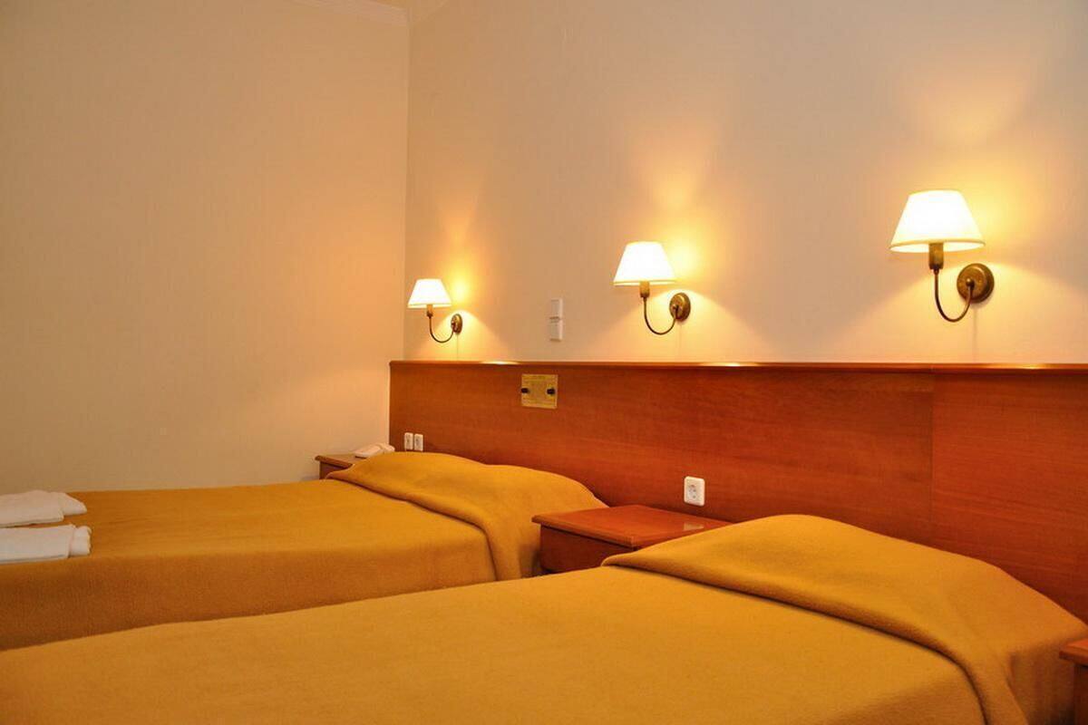 In-room safe, desk, iron/ironing board (on request), cribs (free)