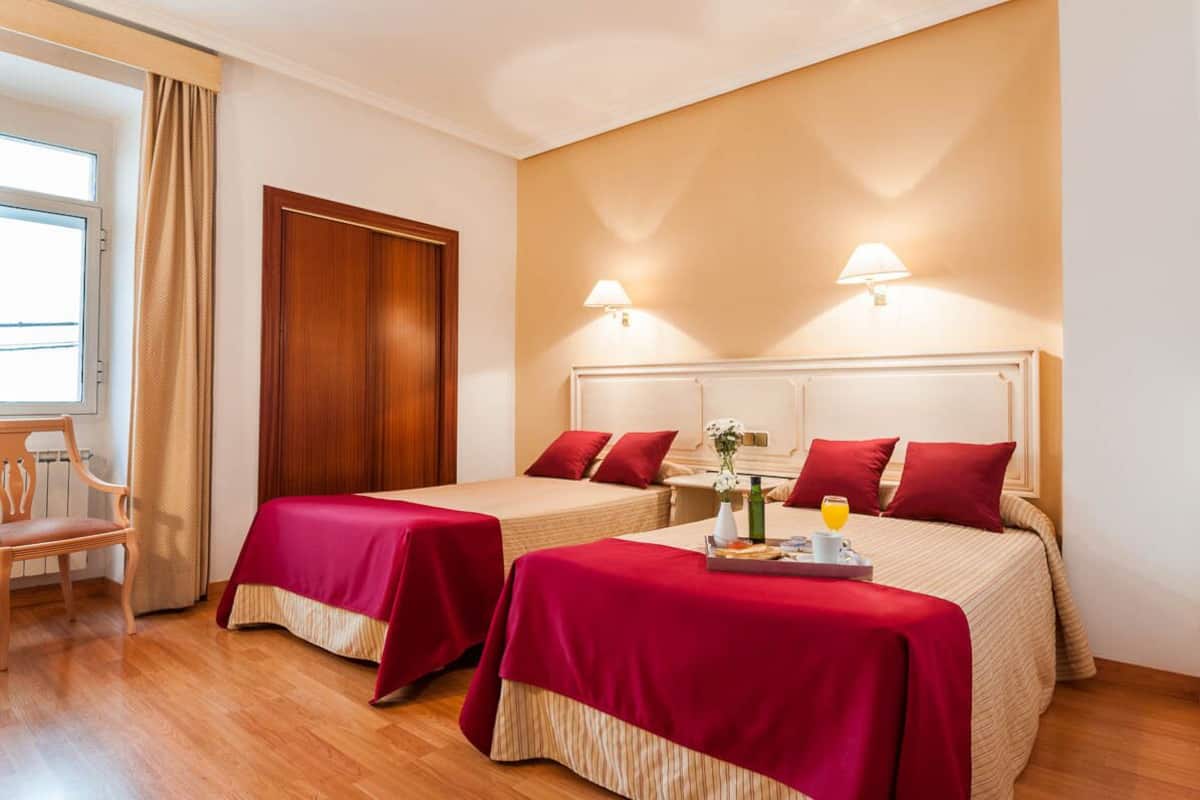 WiFi (free), bed sheets