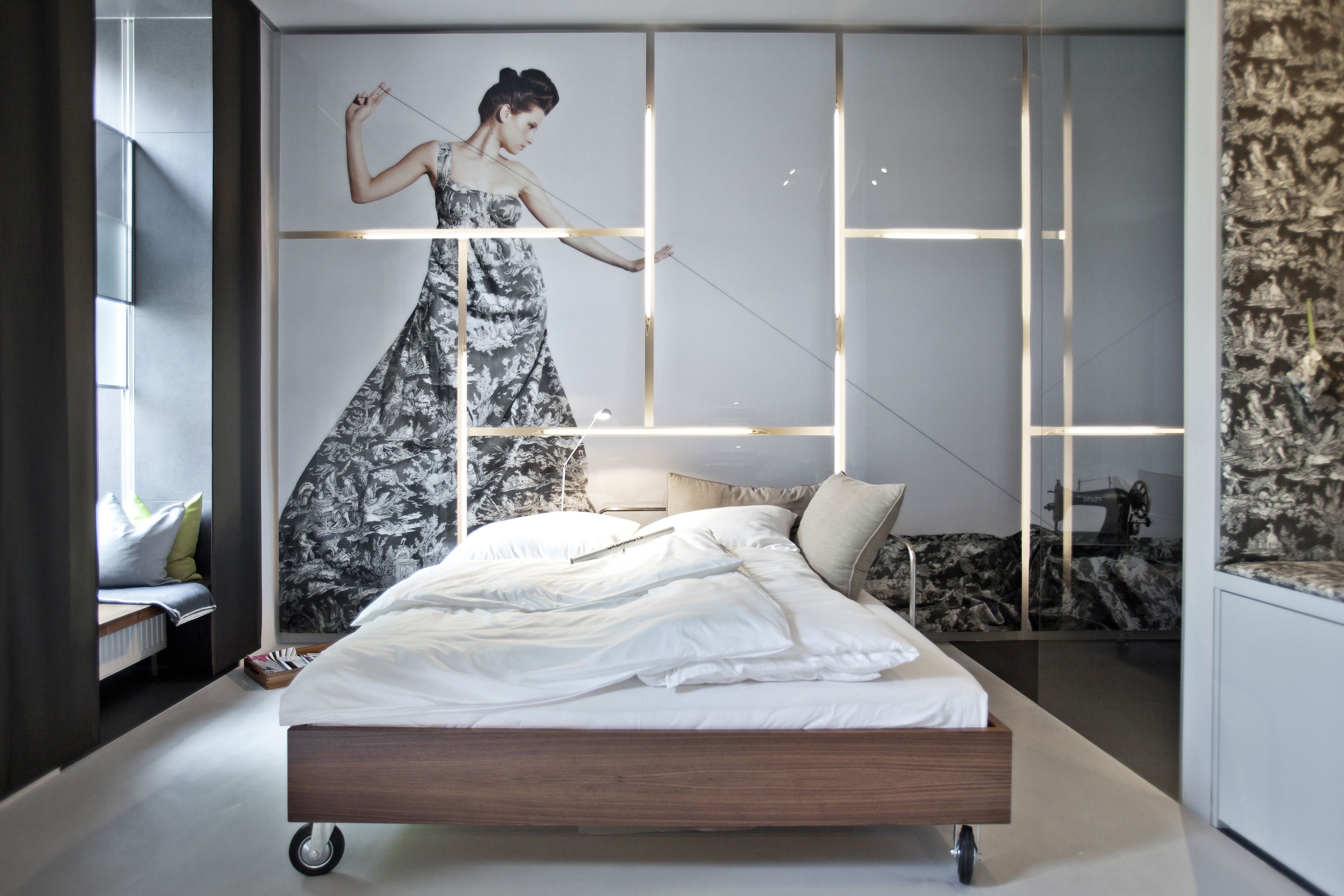 street junior suite -Theresianumgasse 35 | Premium bedding, minibar, desk, free WiFi