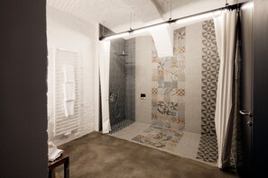 street suite - Argentinierstrasse 55 | Dusche im Bad