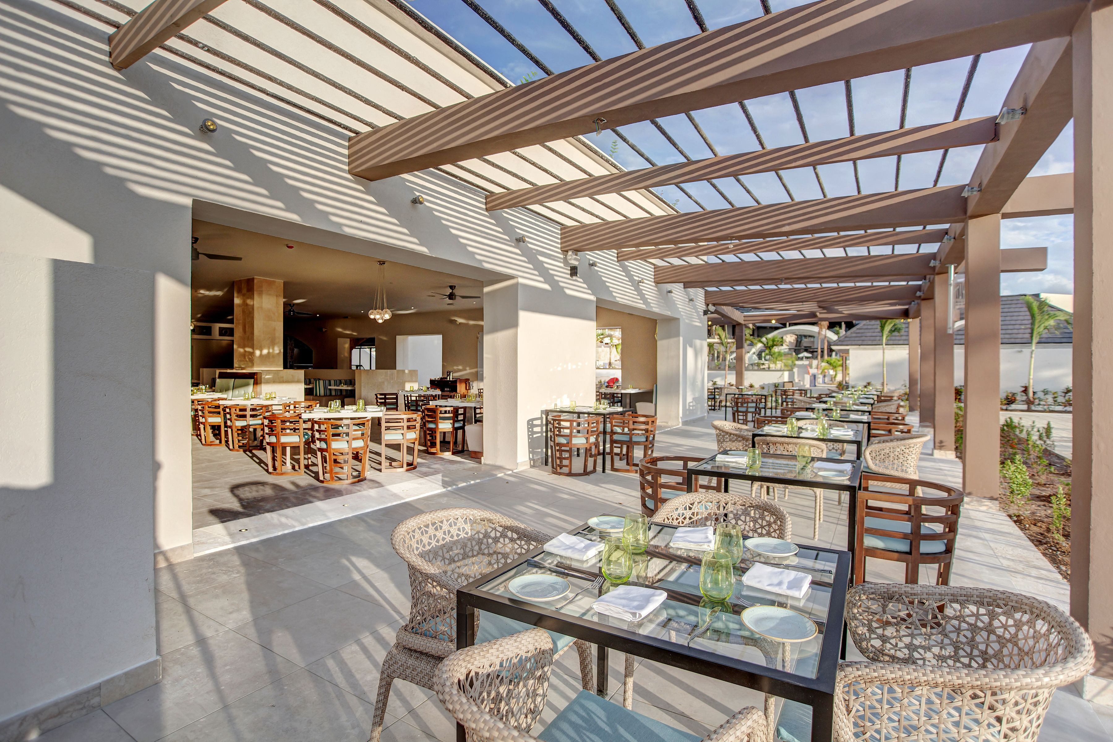 9 restauranter, frokost serveres, lokale og internasjonale retter