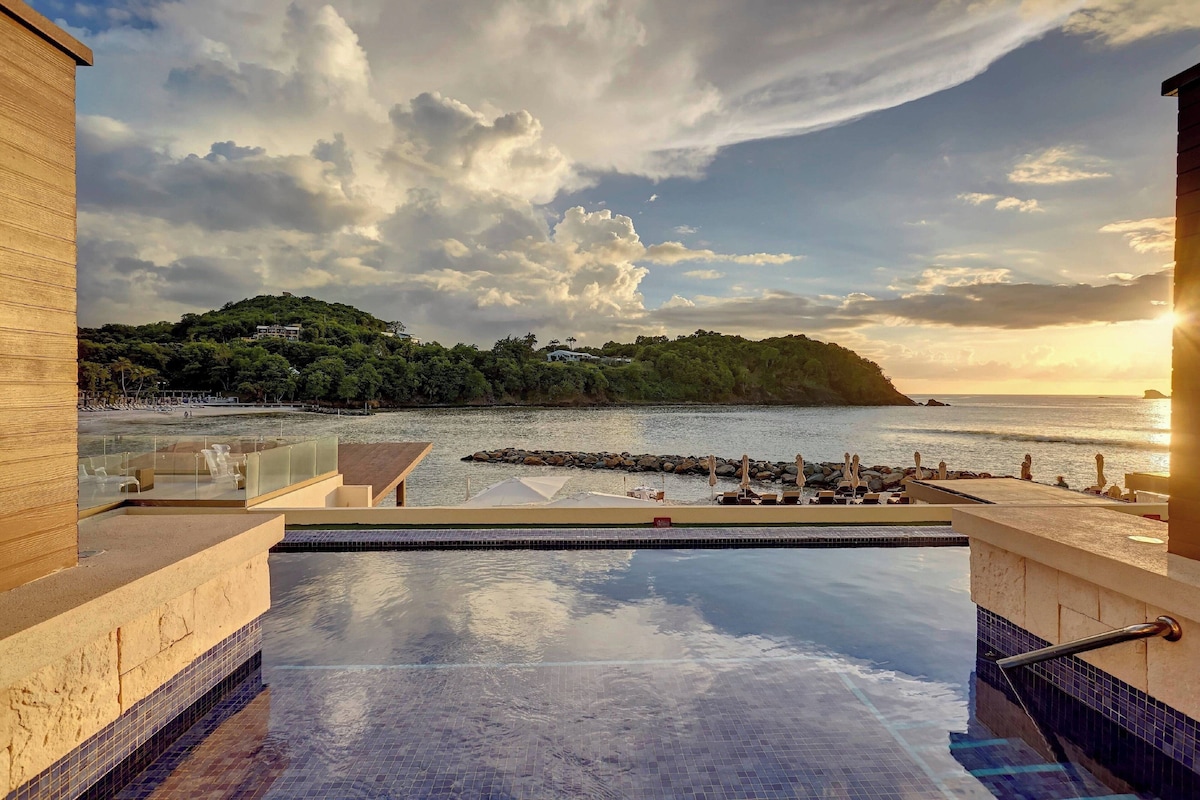 4 outdoor pools