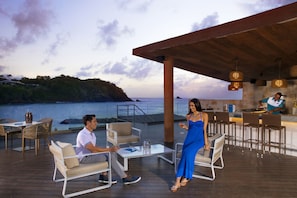10 quầy bar/khu lounge, quầy bar bên hồ bơi
