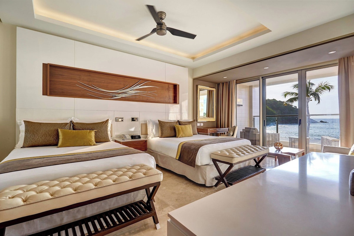 1 bedroom, premium bedding, free minibar, in-room safe