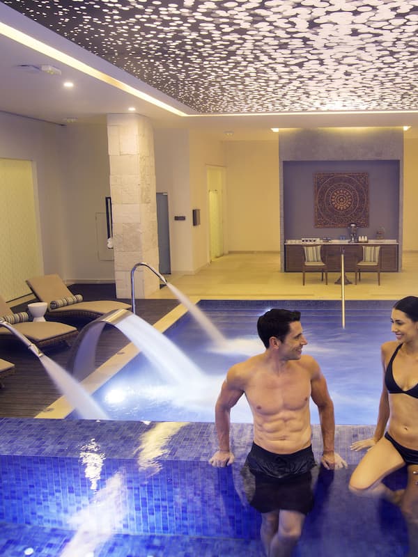 Sauna, hot tub, steam room, body treatments, aromatherapy