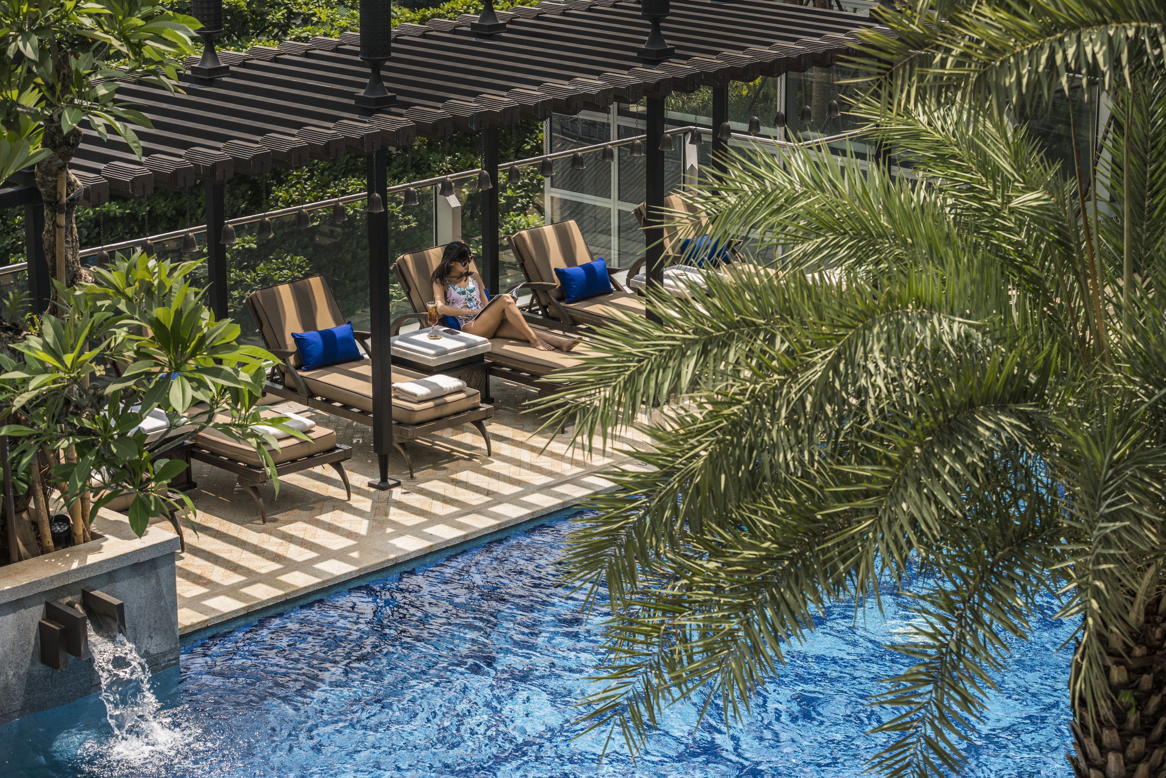 outdoor pool, open 7:00 am to 7:00 pm, free pool cabanas, pool umbrellas