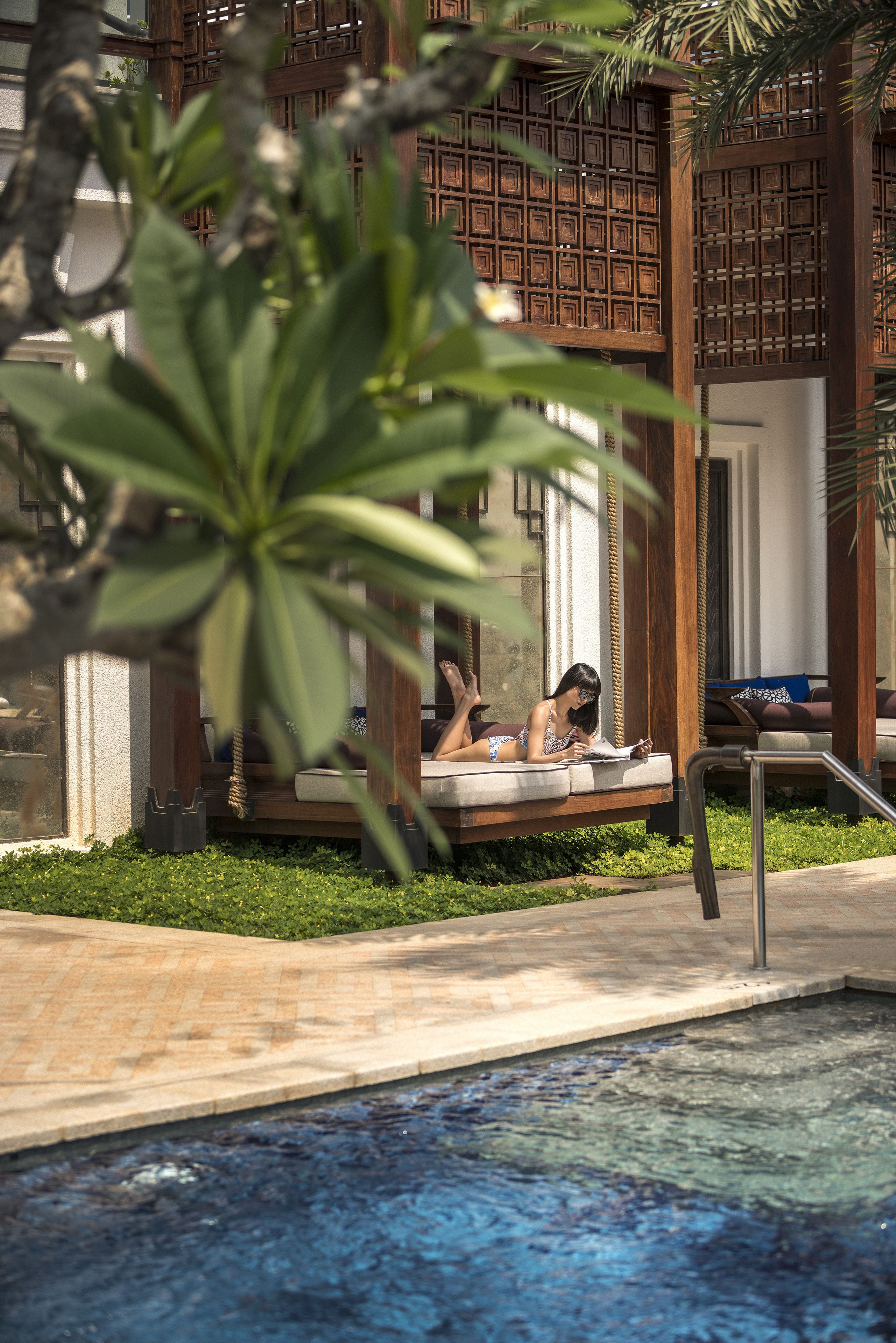 outdoor pool, open 7:00 am to 7:00 pm, free pool cabanas, pool umbrellas