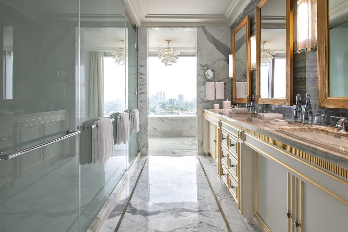 suite, 1 bedroom, non smoking (ambassador) | bathroom | separate bathtub and shower, deep-soaking bathtub, rainfall showerhead