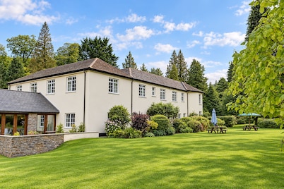 Nant Ddu Lodge Hotel & Spa by Belvilla