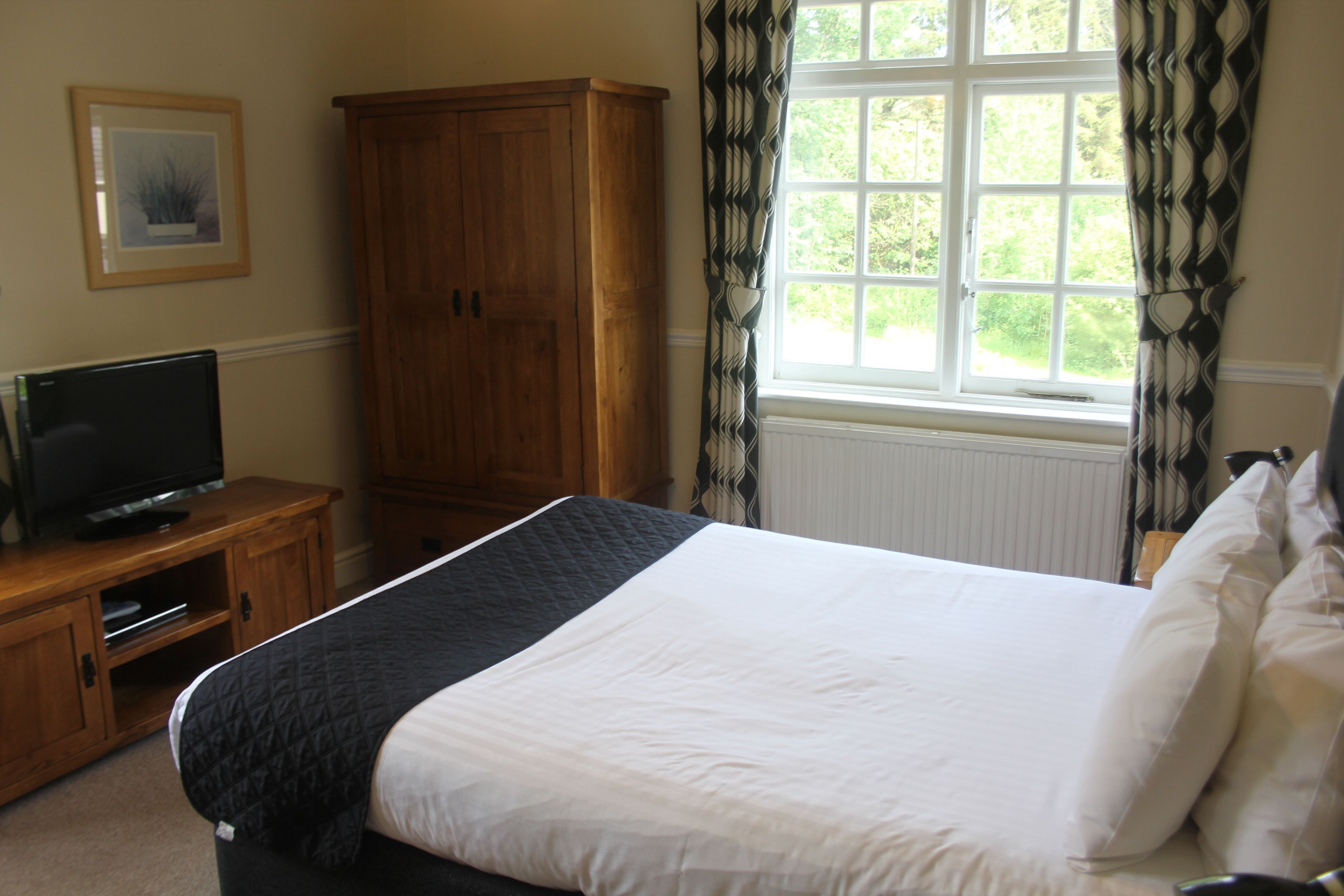 standard double room, 1 bedroom | desk, iron/ironing board, free cots/infant beds, rollaway beds