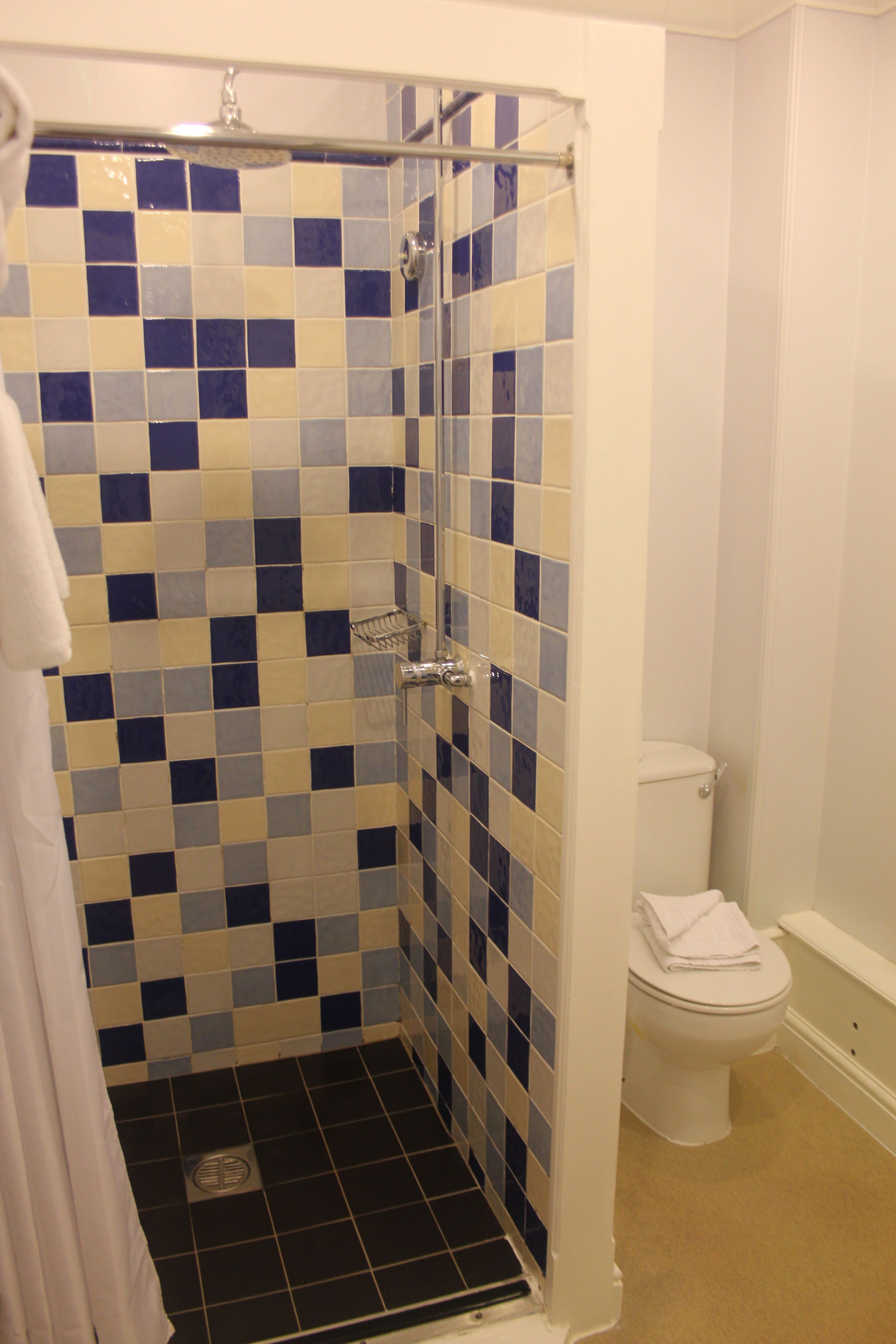 superior twin room | bathroom | free toiletries, hair dryer, towels