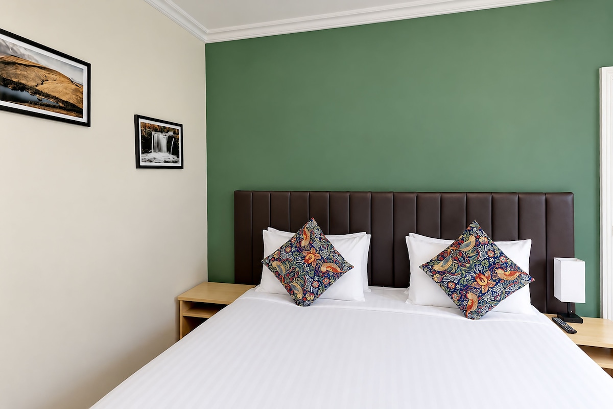 Three Bed Room Apartment (8 Guest) | Desk, iron/ironing board, cribs (free), rollaway beds (surcharge)