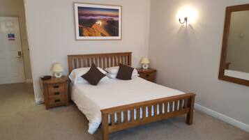 Superior Double Room, 1 Queen Bed | Desk, iron/ironing board, free cots/infant beds, rollaway beds
