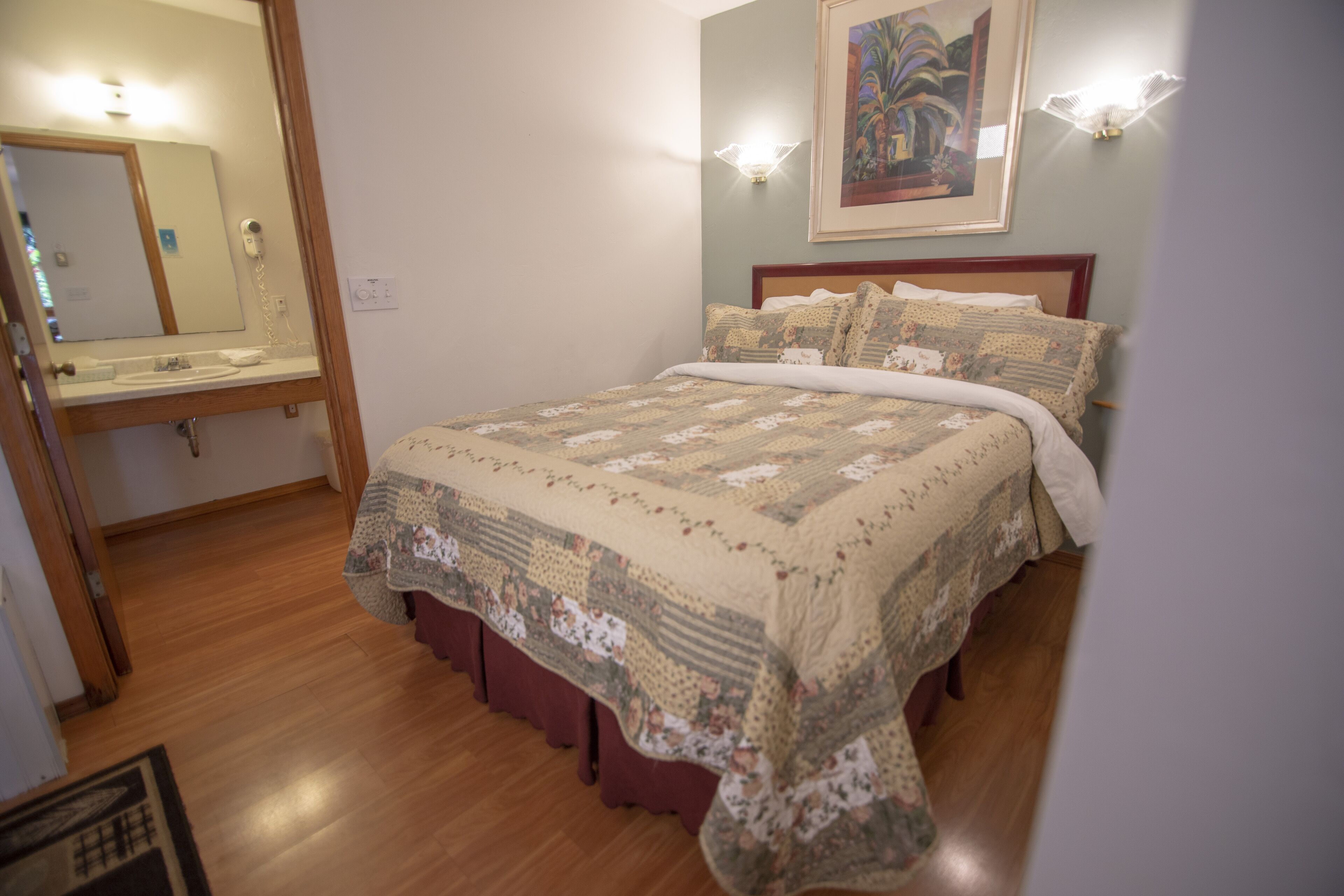 Suite, 1 Queen Bed with Sofa bed, Kitchenette, Ground Floor