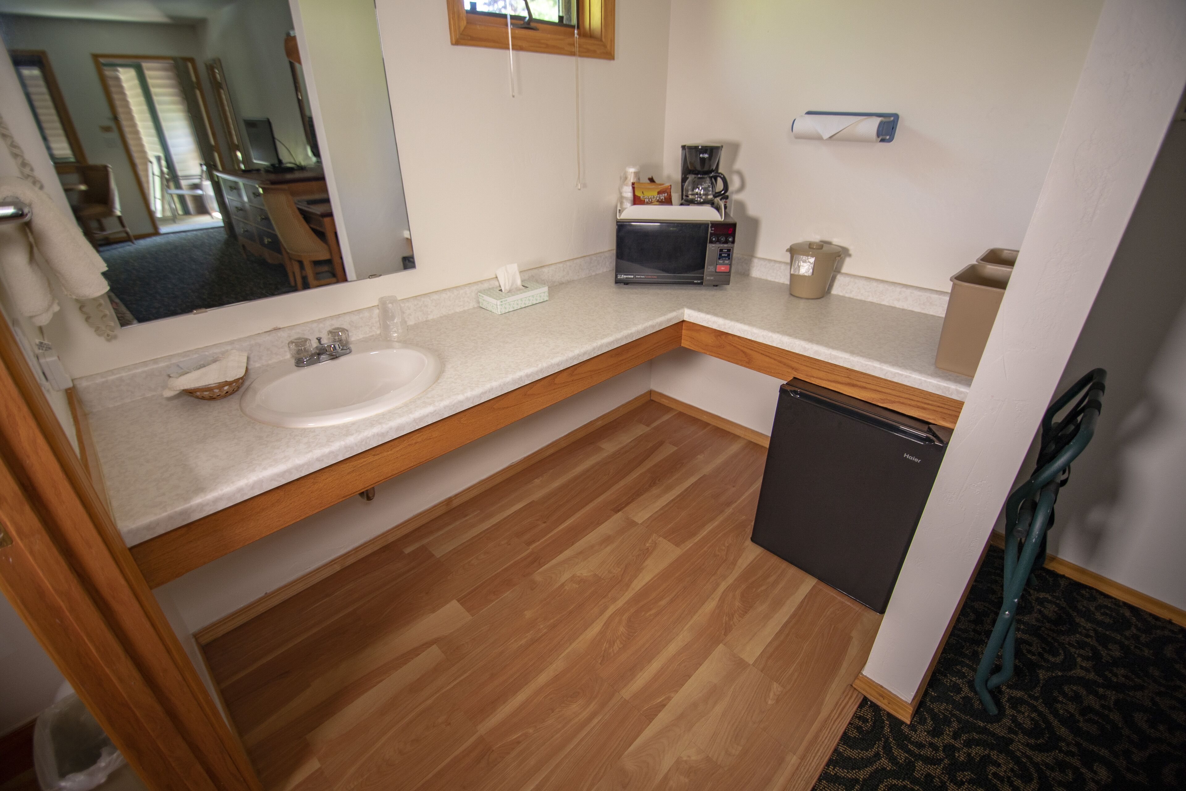 deluxe room, 1 king bed with sofa bed (second floor) | coffee and/or coffee maker