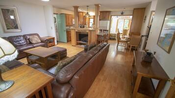 Lodge Suite | Free WiFi, bed sheets