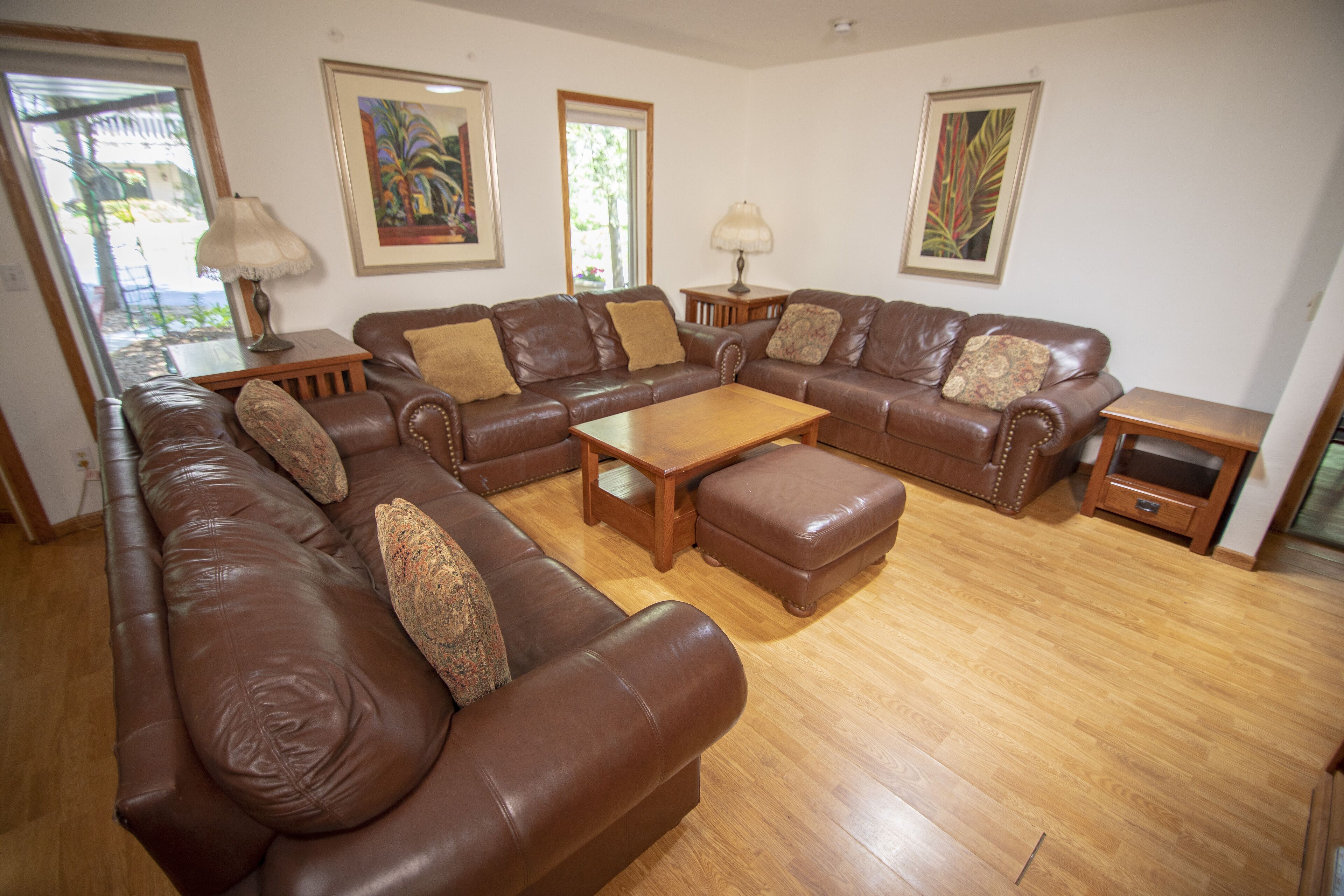 lodge suite | living area | flat-screen tv, dvd player