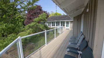 The Chalet Suite | Terrace/patio