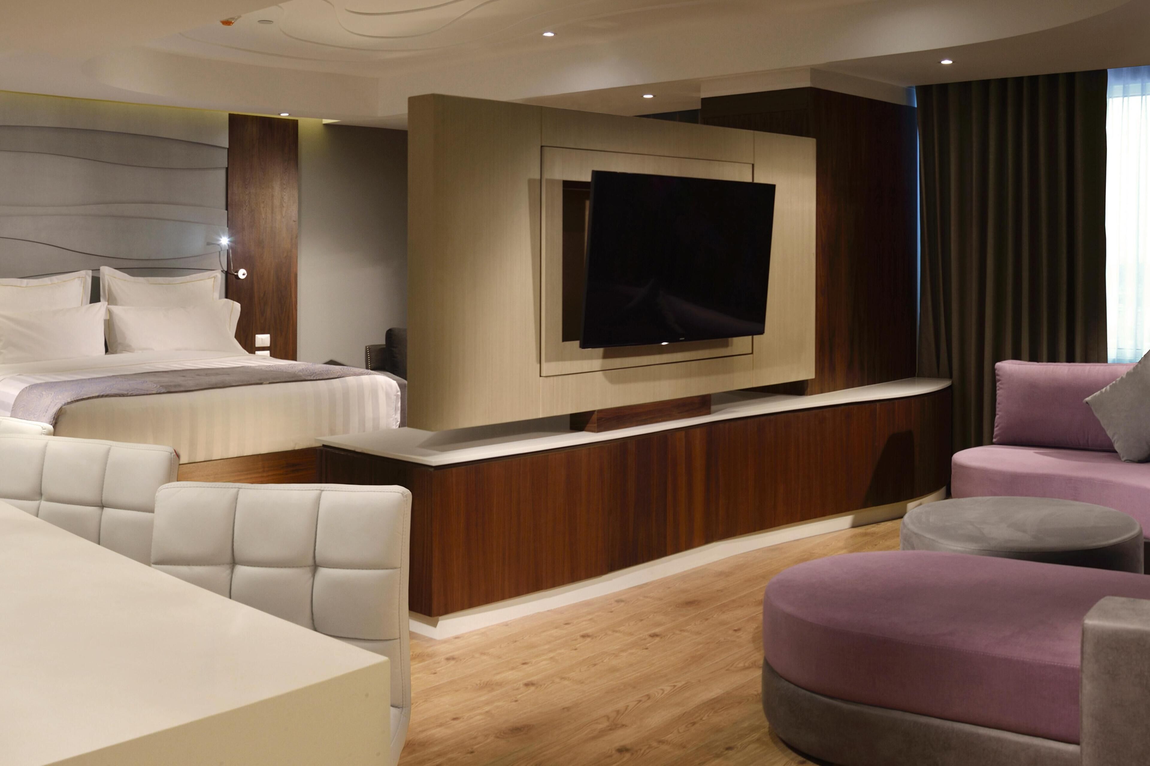 Premium bedding, in-room safe, desk, soundproofing