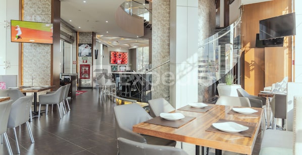 Sports bar - HS HOTSSON Hotel Silao (Silao)