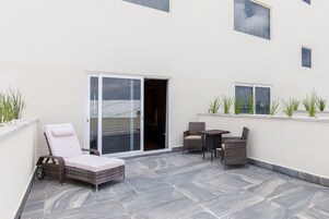 Superior Room, 1 King Bed | Terrace/patio