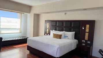 In-room safe, desk, laptop workspace, free WiFi