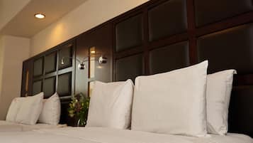 Suite, 2 Queen Beds, Non Smoking | In-room safe, desk, laptop workspace, free WiFi