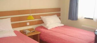 Home Inn Minhang Gymnasium