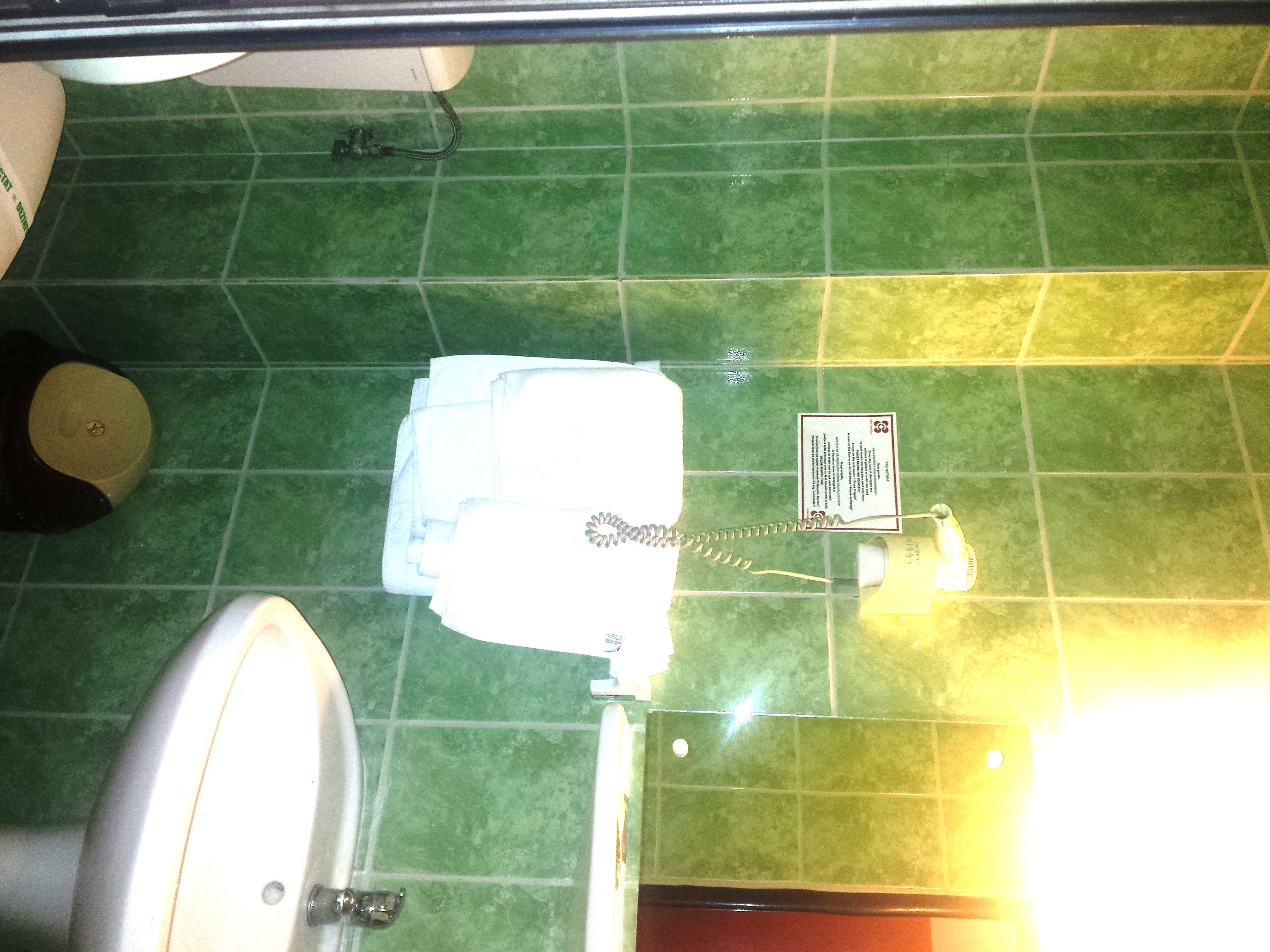 standard double room | bathroom sink