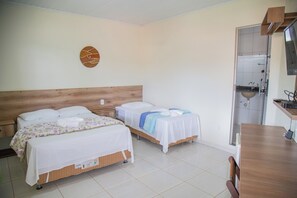 Minibar, lydisolert, wi-fi (inkludert) og sengetøy